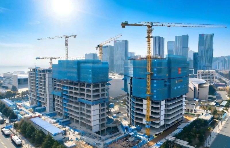 Ünnepelje nagyszabásúan a Qingdao Fortune Finance Innovation Center sikeres alapszerkezetének kiteljesedését