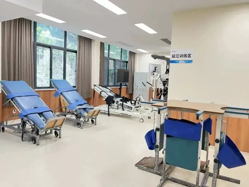 Acél rehabilitációs berendezések képző épület